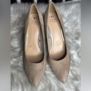 Time and Tru Women's Beige Taupe Heels 8.5 -Like NEW Career Classic Pumps